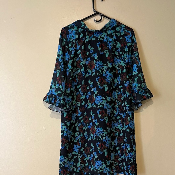 Ganni Printed Light Crepe Ruffle V-Neck Raglan Dress in Meadow Azure Blue 34 - Picture 11 of 16
